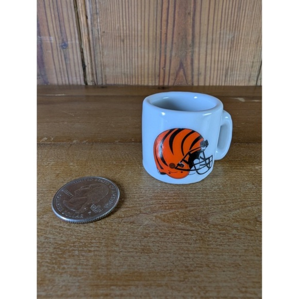 Vintage Miniature Coffee Mug NFL Football Tiny Shot Glass Cincinnati Bengals‎